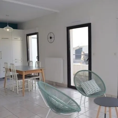 3* Renove Avec Terrasse Et Parking, Au Centre De Perros-guirec, 5 Personnes - Fr-1-368-166